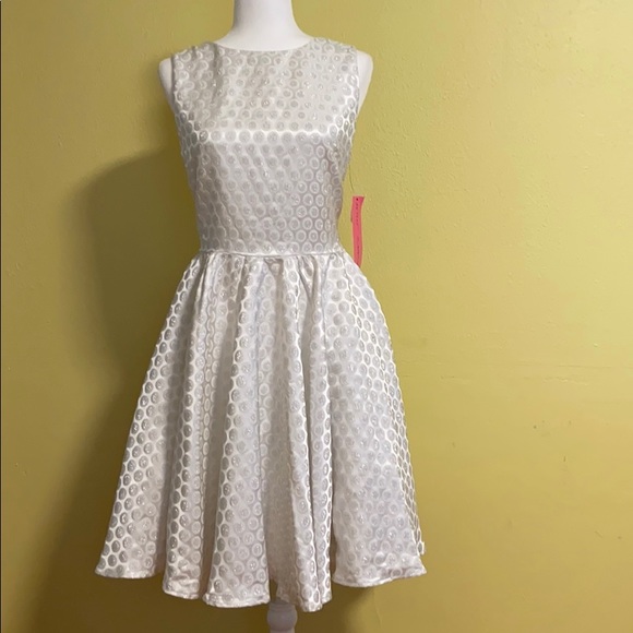 Betsey Johnson Dresses & Skirts - Betsey Johnson white backless dress size 1…